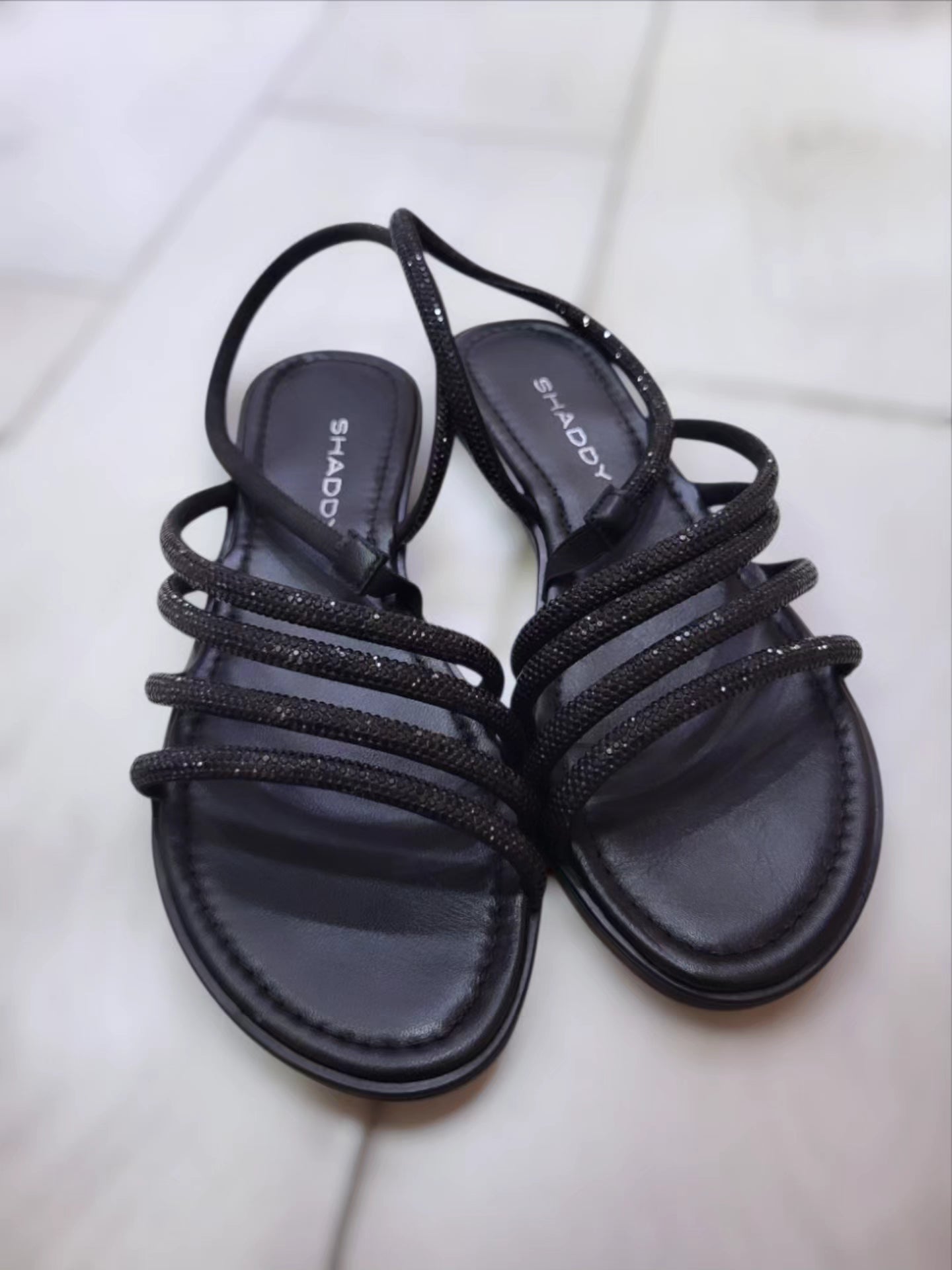 Sandalo nero strass